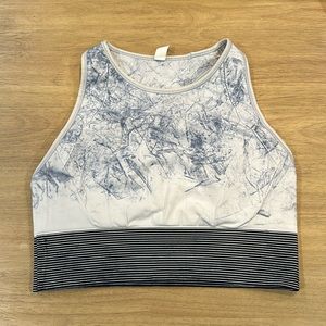 EUC lululemon high neck sports bra size 10